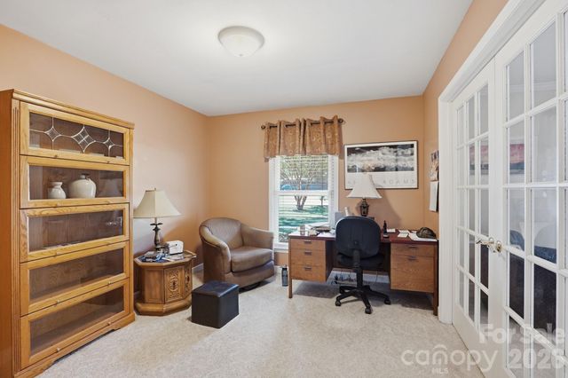 4323 Creemore Drive, Charlotte, NC 28213