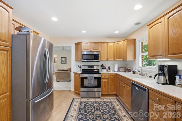 4323 Creemore Drive, Charlotte, NC 28213
