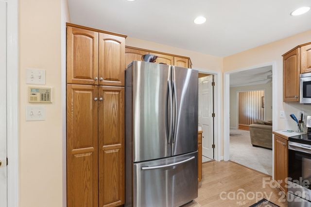 4323 Creemore Drive, Charlotte, NC 28213