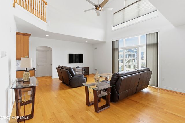 17 Lagoon Drive W, Toms River, NJ 08753