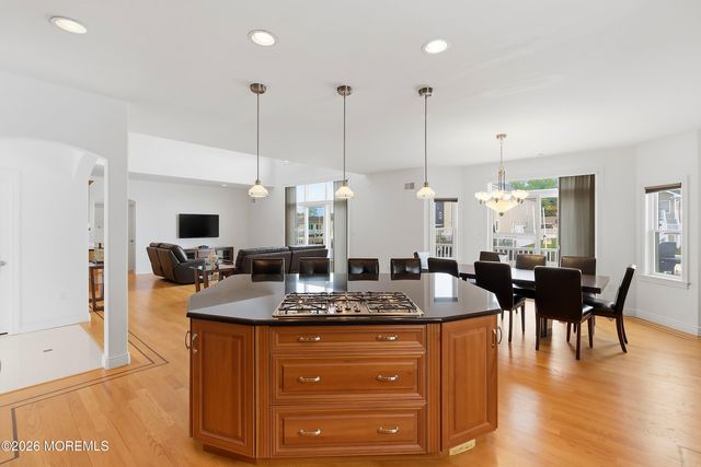 17 Lagoon Drive W, Toms River, NJ 08753