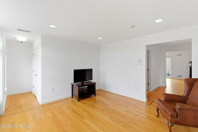 17 Lagoon Drive W, Toms River, NJ 08753