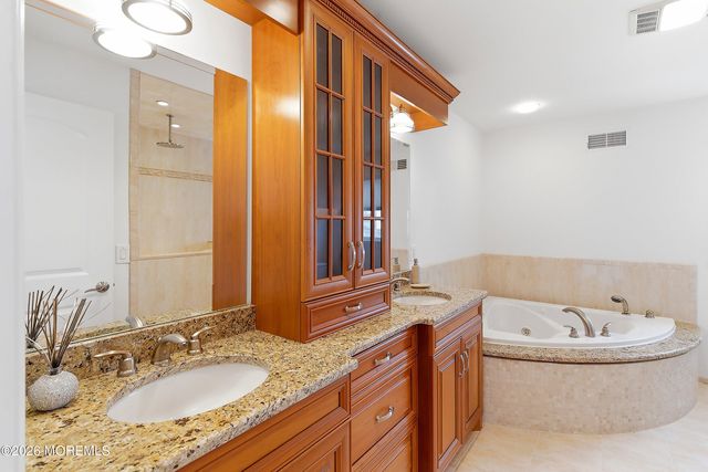 17 Lagoon Drive W, Toms River, NJ 08753