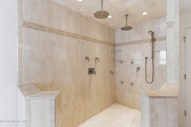17 Lagoon Drive W, Toms River, NJ 08753