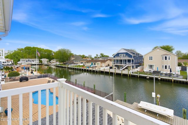 17 Lagoon Drive W, Toms River, NJ 08753
