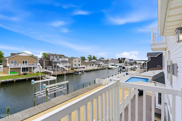 17 Lagoon Drive W, Toms River, NJ 08753