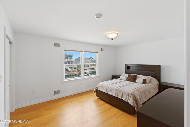 17 Lagoon Drive W, Toms River, NJ 08753