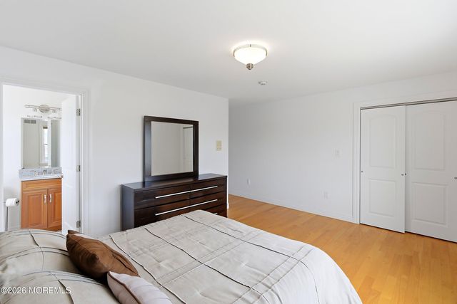 17 Lagoon Drive W, Toms River, NJ 08753