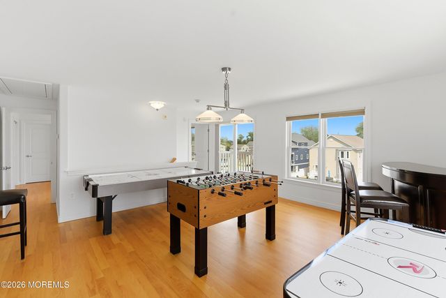 17 Lagoon Drive W, Toms River, NJ 08753