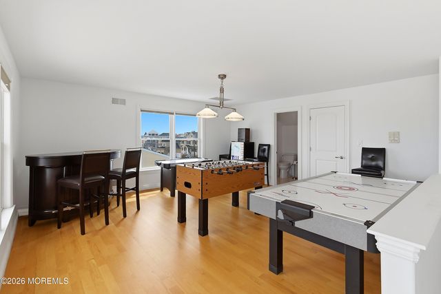 17 Lagoon Drive W, Toms River, NJ 08753