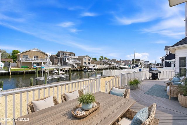 17 Lagoon Drive W, Toms River, NJ 08753