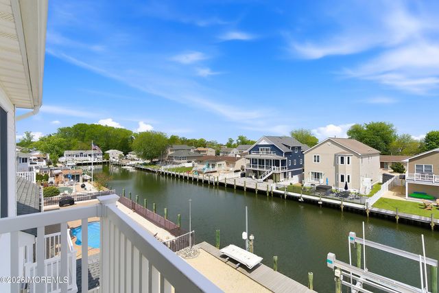 17 Lagoon Drive W, Toms River, NJ 08753