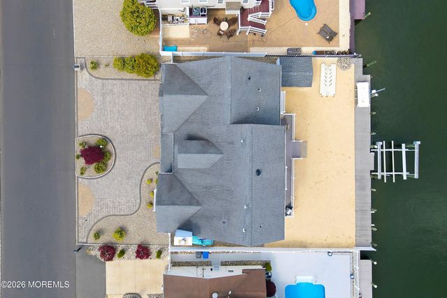 17 Lagoon Drive W, Toms River, NJ 08753
