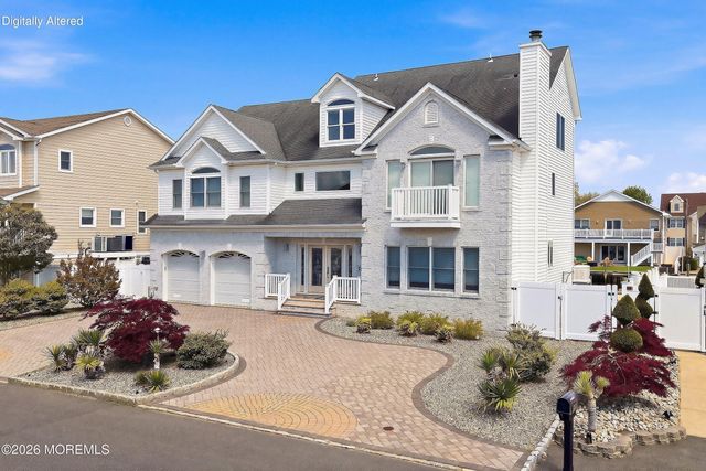 17 Lagoon Drive W, Toms River, NJ 08753