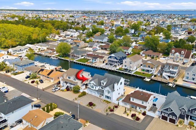 17 Lagoon Drive W, Toms River, NJ 08753