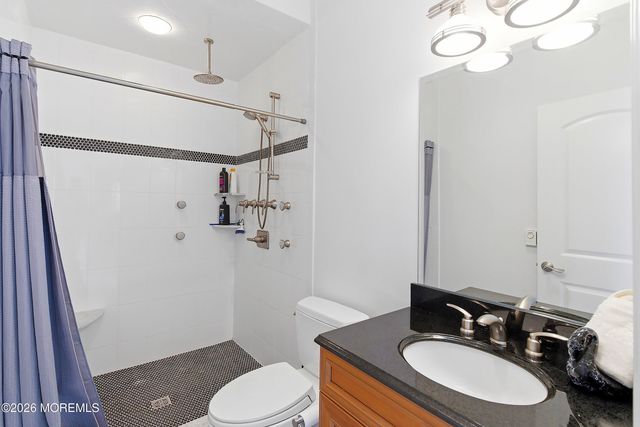 17 Lagoon Drive W, Toms River, NJ 08753