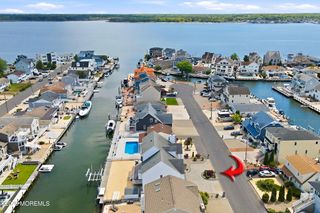 17 Lagoon Drive W, Toms River, NJ 08753