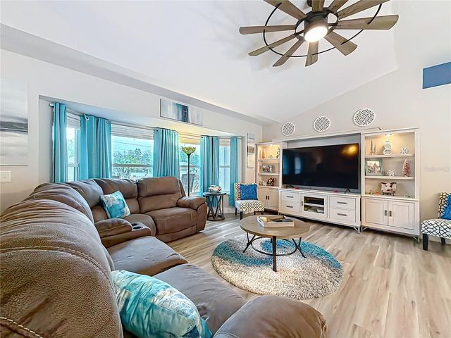 10 FIR ROAD, Ocala, FL 34472