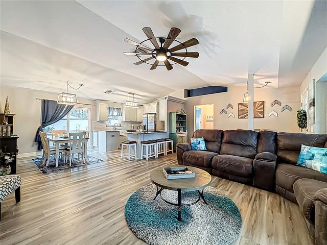 10 FIR ROAD, Ocala, FL 34472