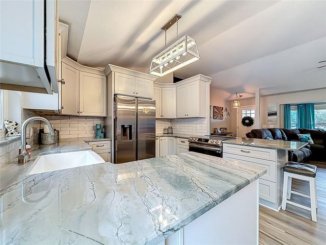 10 FIR ROAD, Ocala, FL 34472