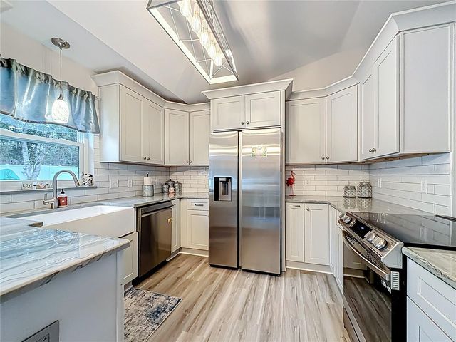 10 FIR ROAD, Ocala, FL 34472