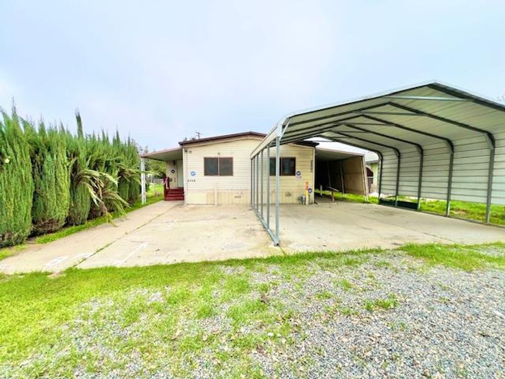 5208 9th St, Keyes, CA 95328