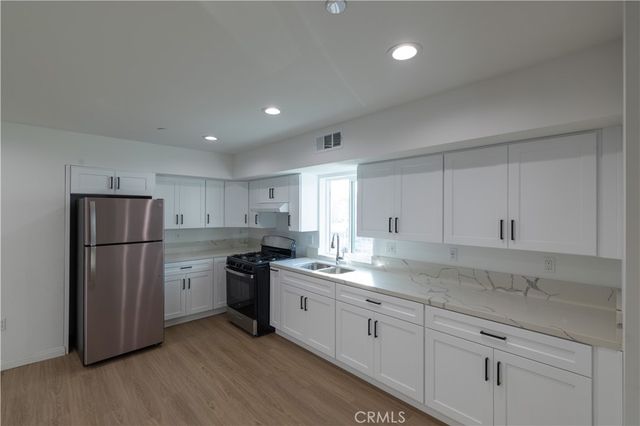 1202 N 3rd Street, Santa Ana, CA 92703