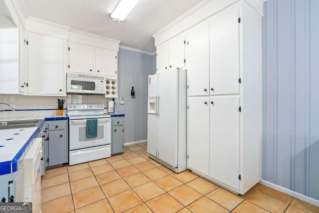 1009 College Station Road, Athens, GA 30605