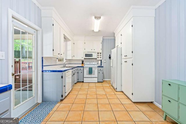 1009 College Station Road, Athens, GA 30605