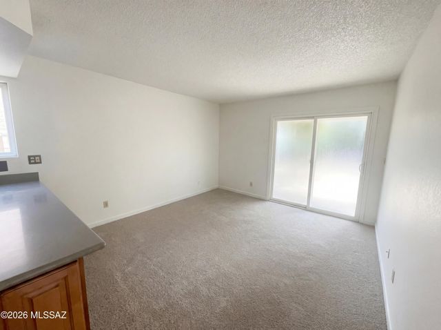 4325 W Blacksmith Street, Tucson, AZ 85741