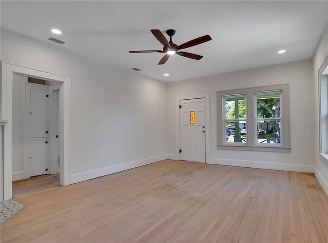4058 39TH AVENUE N, St Petersburg, FL 33714