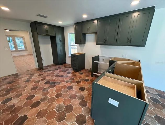 4058 39TH AVENUE N, St Petersburg, FL 33714