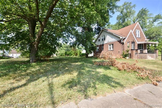 12245 Meyers Road, Detroit, MI 48227