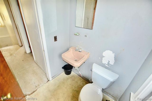 12245 Meyers Road, Detroit, MI 48227