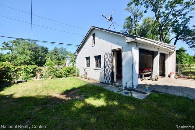 12245 Meyers Road, Detroit, MI 48227