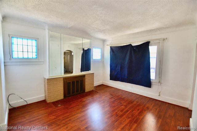12245 Meyers Road, Detroit, MI 48227