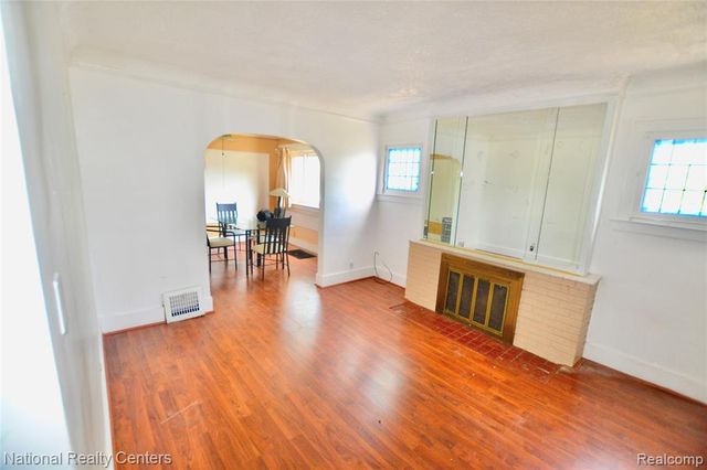12245 Meyers Road, Detroit, MI 48227