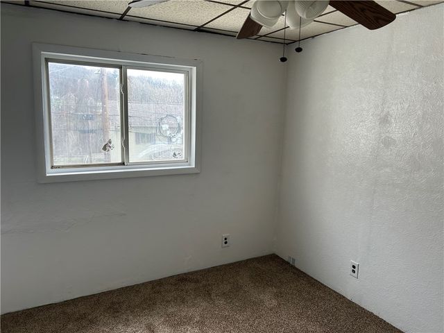 241 E Fairview Ave, Connellsville, PA 15425