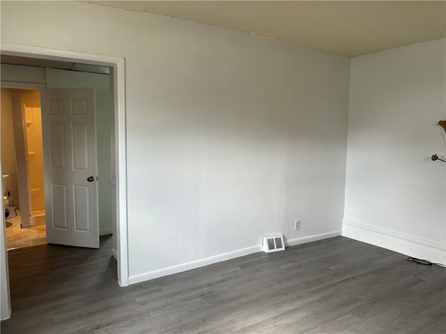 241 E Fairview Ave, Connellsville, PA 15425