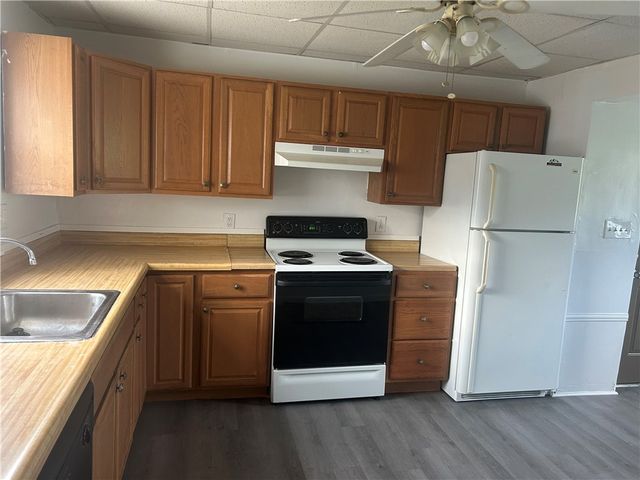 241 E Fairview Ave, Connellsville, PA 15425