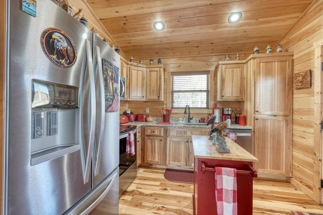 195 Lanes Way, Murphy, NC 28906