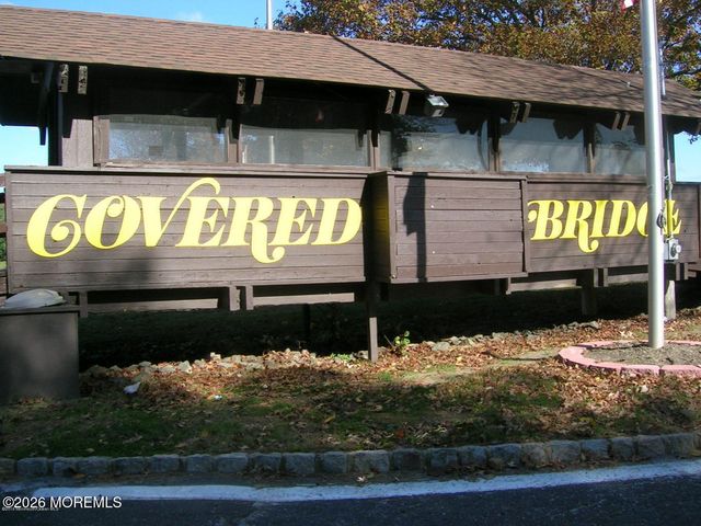 223 Medford Court E, Manalapan, NJ 07726