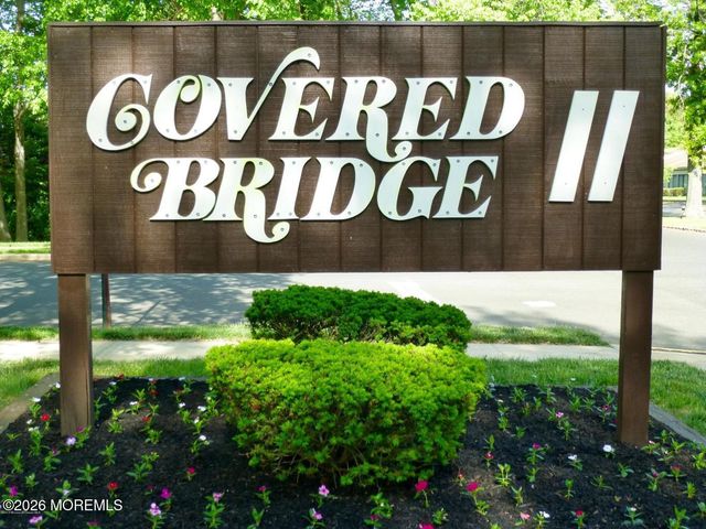 223 Medford Court E, Manalapan, NJ 07726