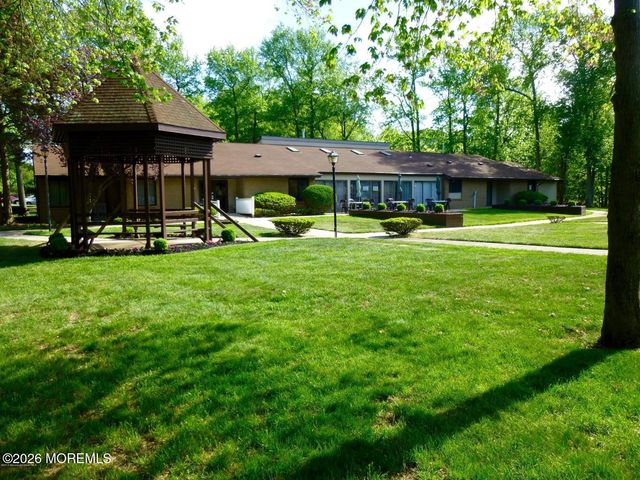 223 Medford Court E, Manalapan, NJ 07726