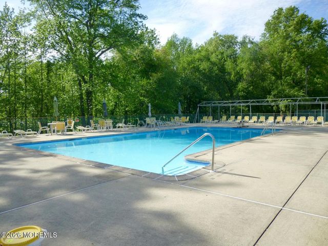 223 Medford Court E, Manalapan, NJ 07726