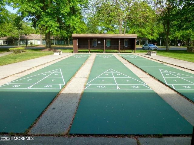 223 Medford Court E, Manalapan, NJ 07726