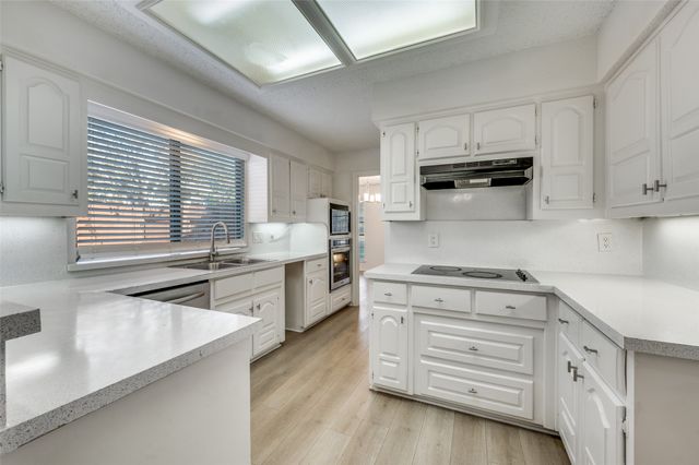 4006 Saint Christopher Lane, Dallas, TX 75287