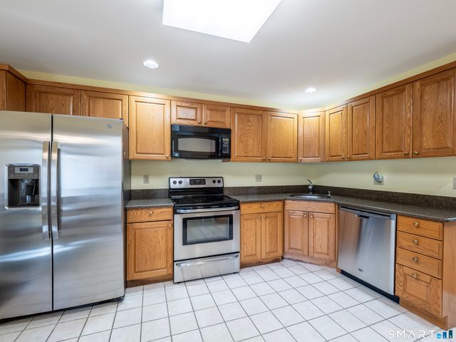 12 Boulevard Drive 31-172, Danbury, CT 06810