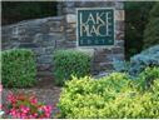 12 Boulevard Drive 31-172, Danbury, CT 06810