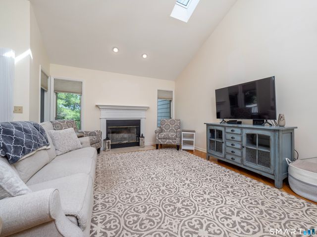 12 Boulevard Drive 31-172, Danbury, CT 06810